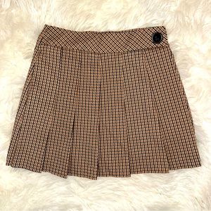 Medium Pleated plaid, brown and white mini skirt